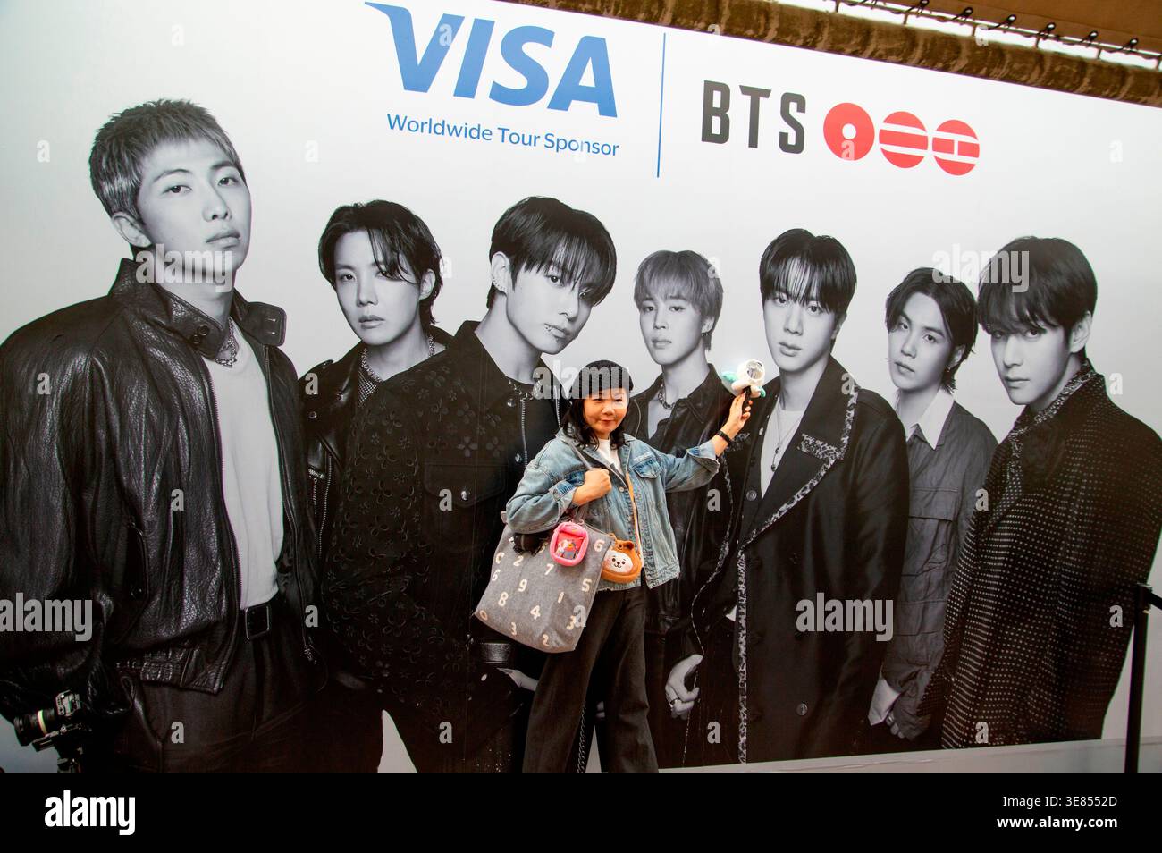 BTS World Tour 'ARIRANG', Apr 12, 2026 : A fan outside the venue