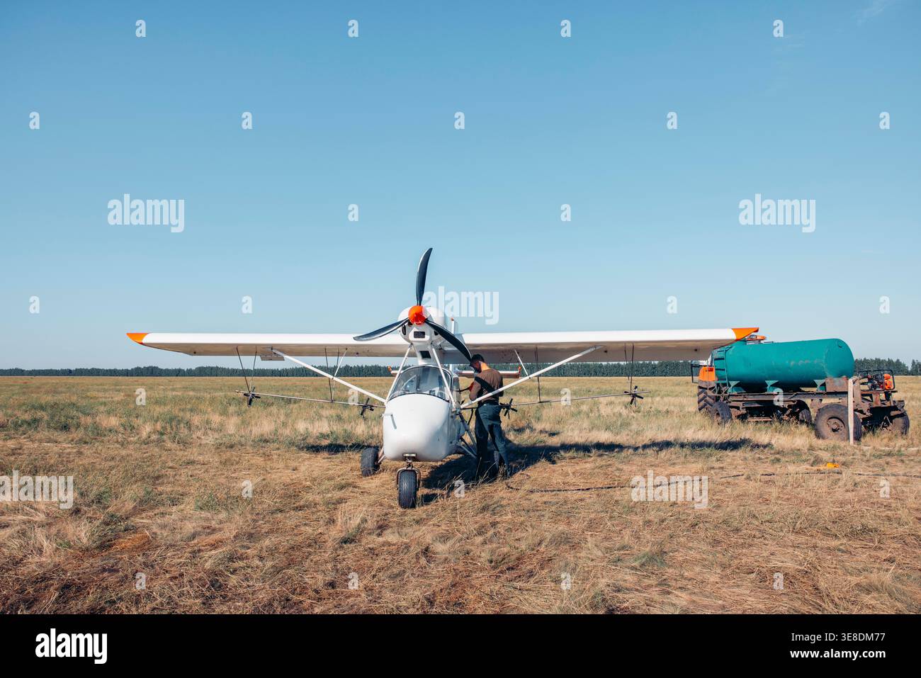 Aircrew flight equipment hi-res stock photography and images - Alamy