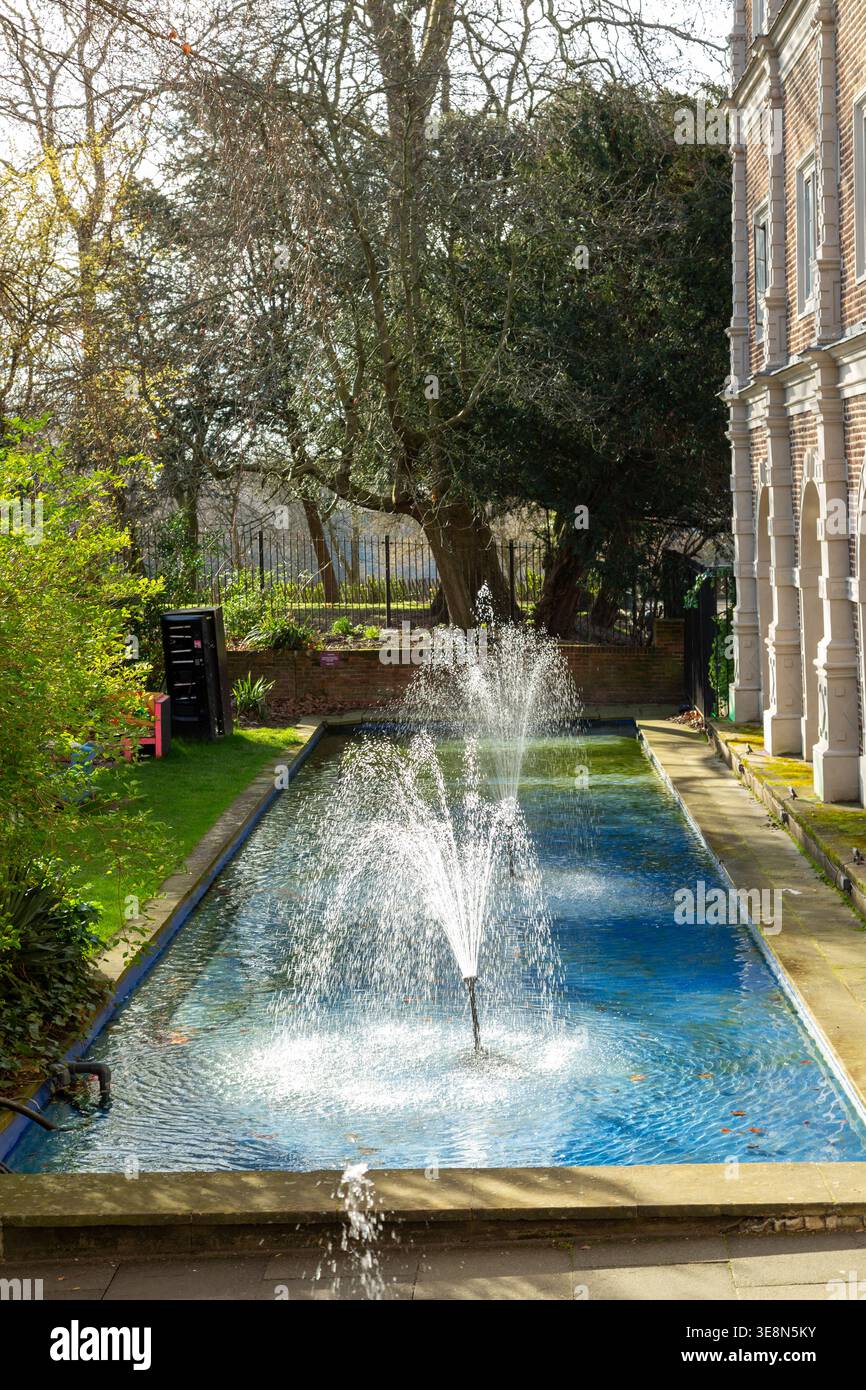 Holland house kensington hi-res stock photography and images - Alamy