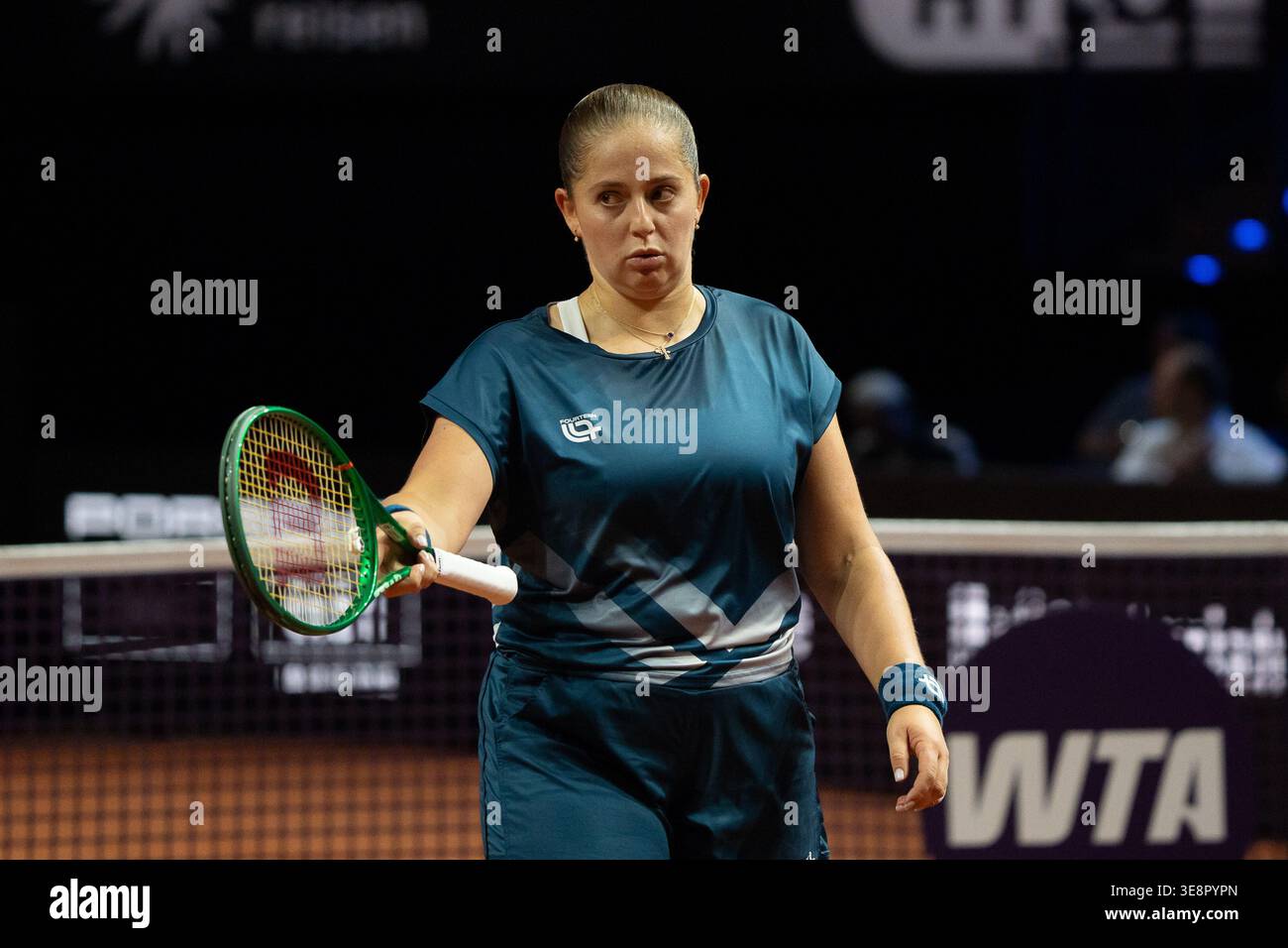 jelena-ostapenko-lat-disappointed-look-to-the-coach-ger-jelena