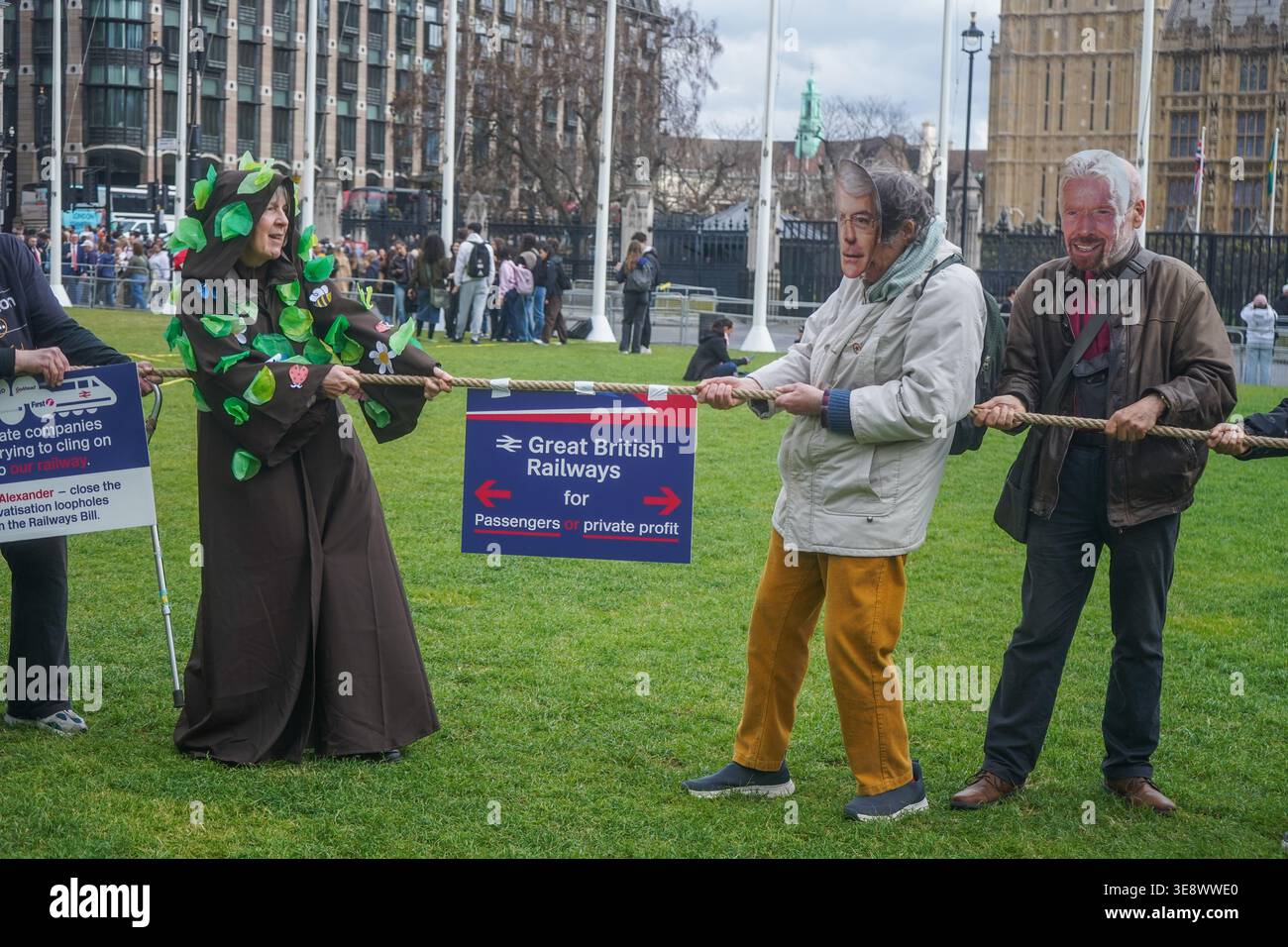 15 April 2026 Passengers v Profiteers  Tug of War against railway privatisation, Parliament Square, London  Amer Ghazzal/17�Թ����� Live News Stock Photo