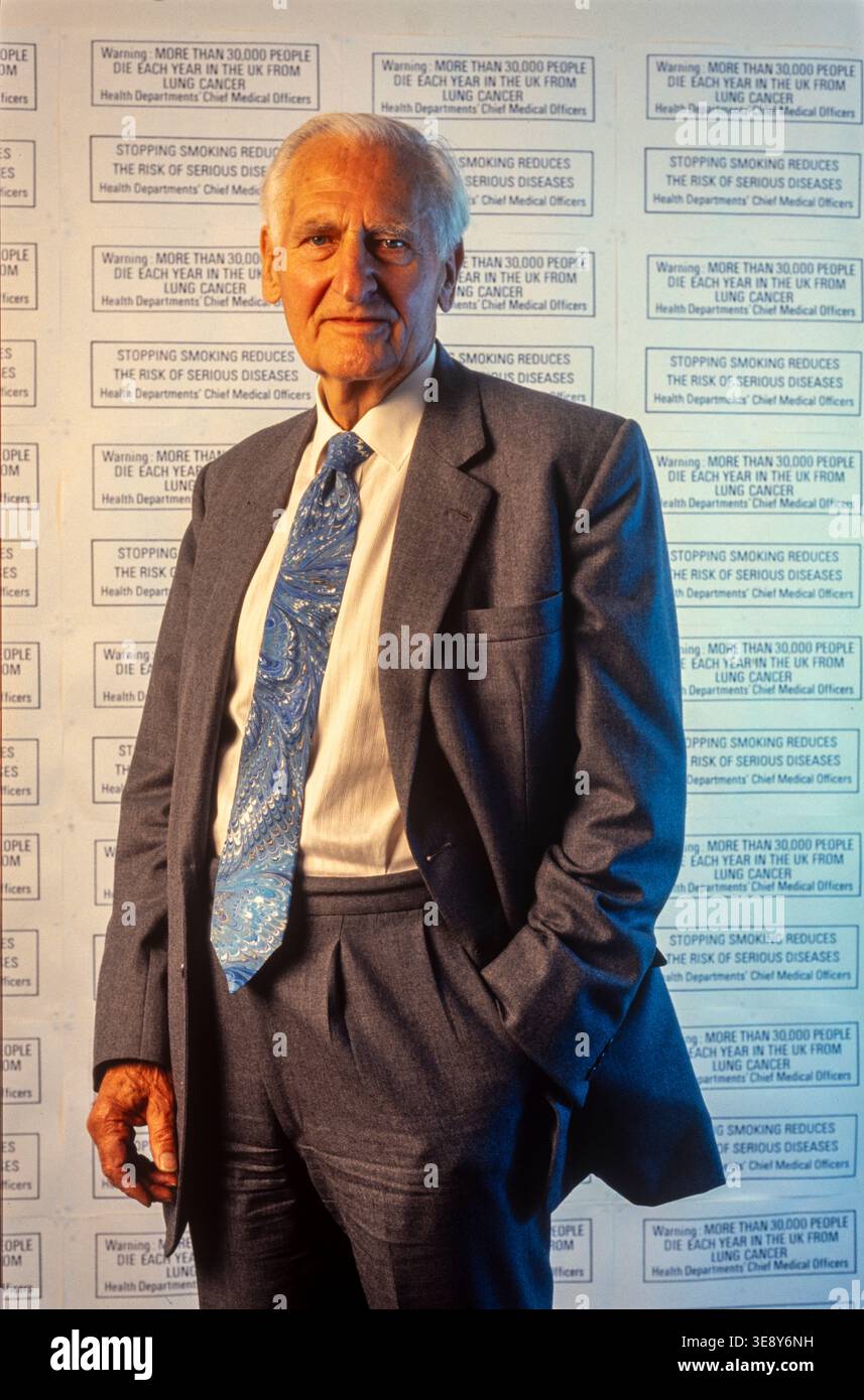 Sir Richard Doll, who discovered the link between smokinh and cancer, 1989 Stock Photo