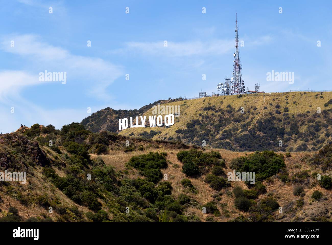 hollywood-sign-on-mount-lee-in-the-hollywood-hills-los-angeles