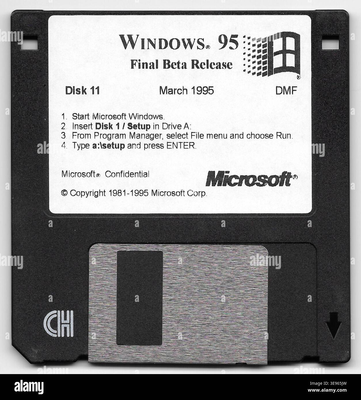 Windows 95 (version 4.00.347) installation disc 'Floppy11' is part of ...