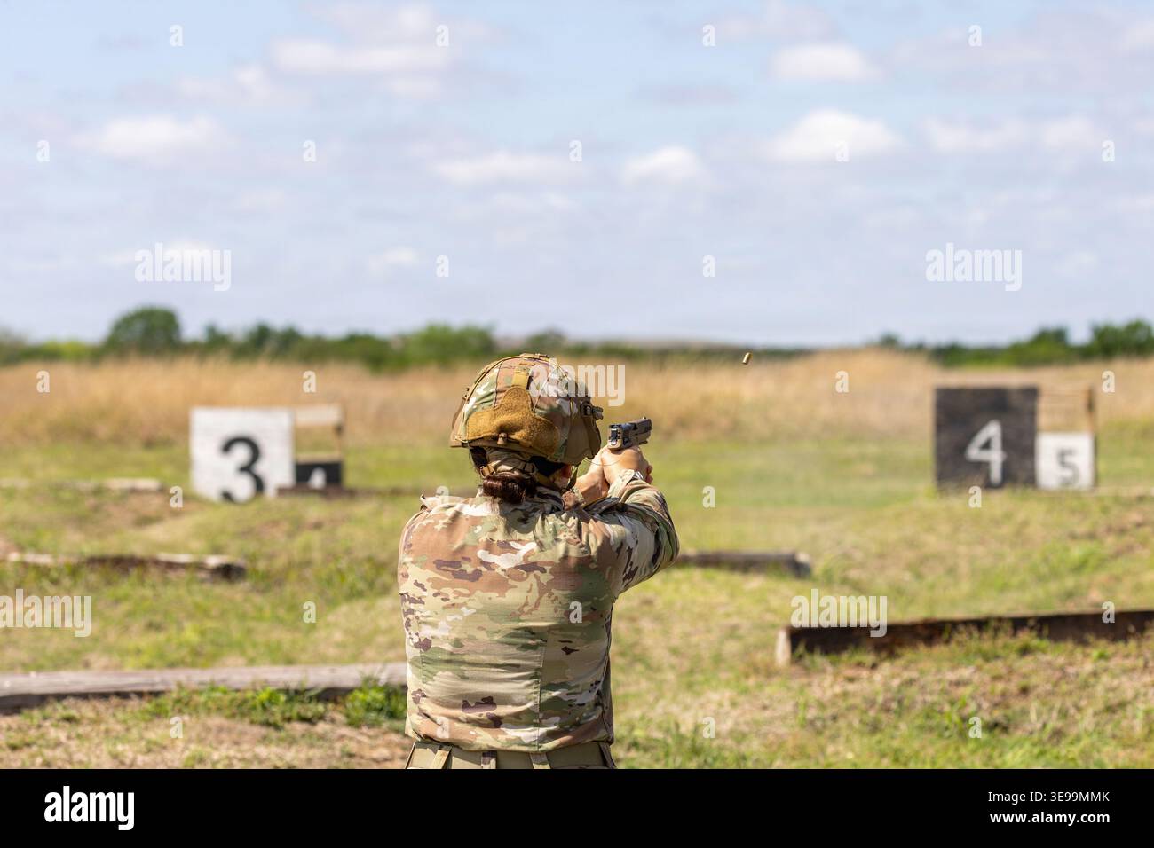 U.S. Army Reserve Soldiers with the 451st Expeditionary Sustainment ...
