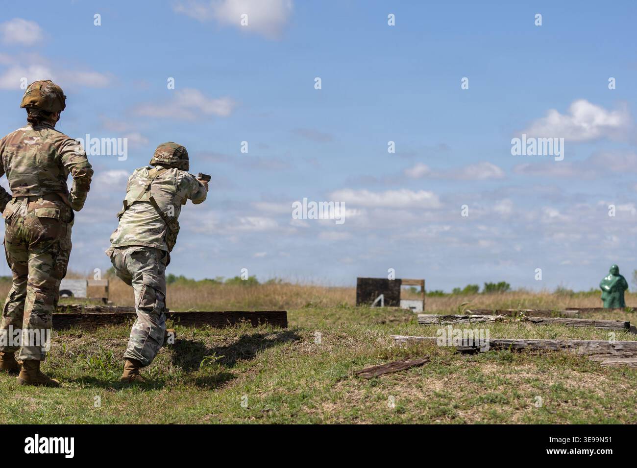 U.S. Army Reserve Soldiers with the 451st Expeditionary Sustainment ...