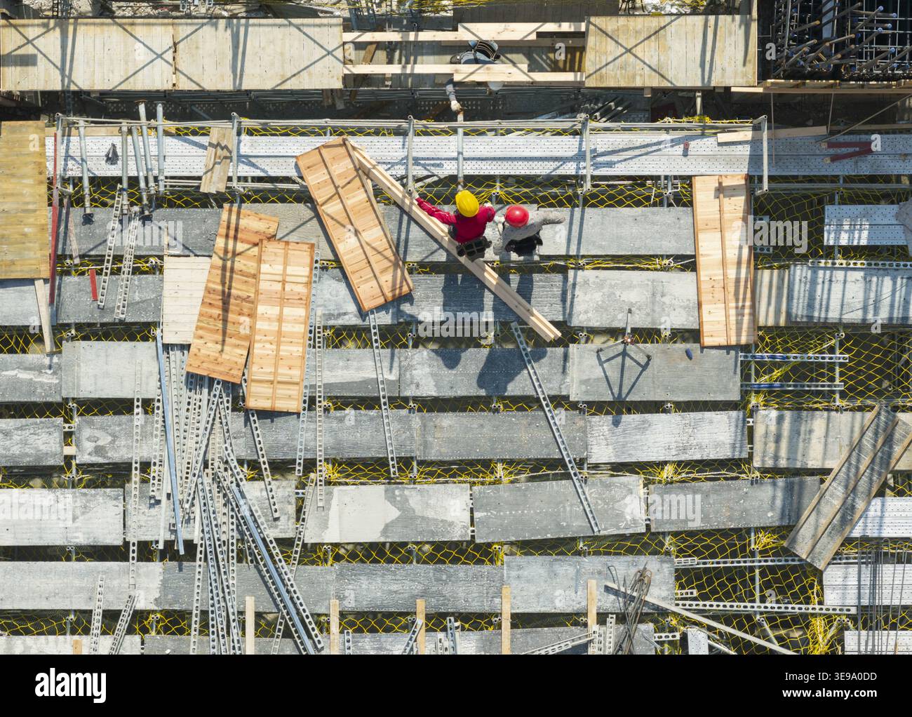 Industrial hard hats hi-res stock photography and images - Alamy