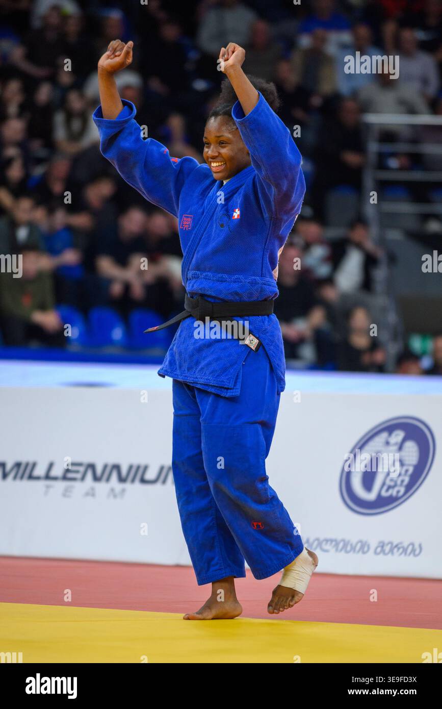 Trying Out Judo: Swiss Influencer Linda Sommet Steps Onto the Tatami with April Fohouo Trying Out Judo: Swiss Influencer Linda Sommet Steps Onto the Tatami with April Fohouo