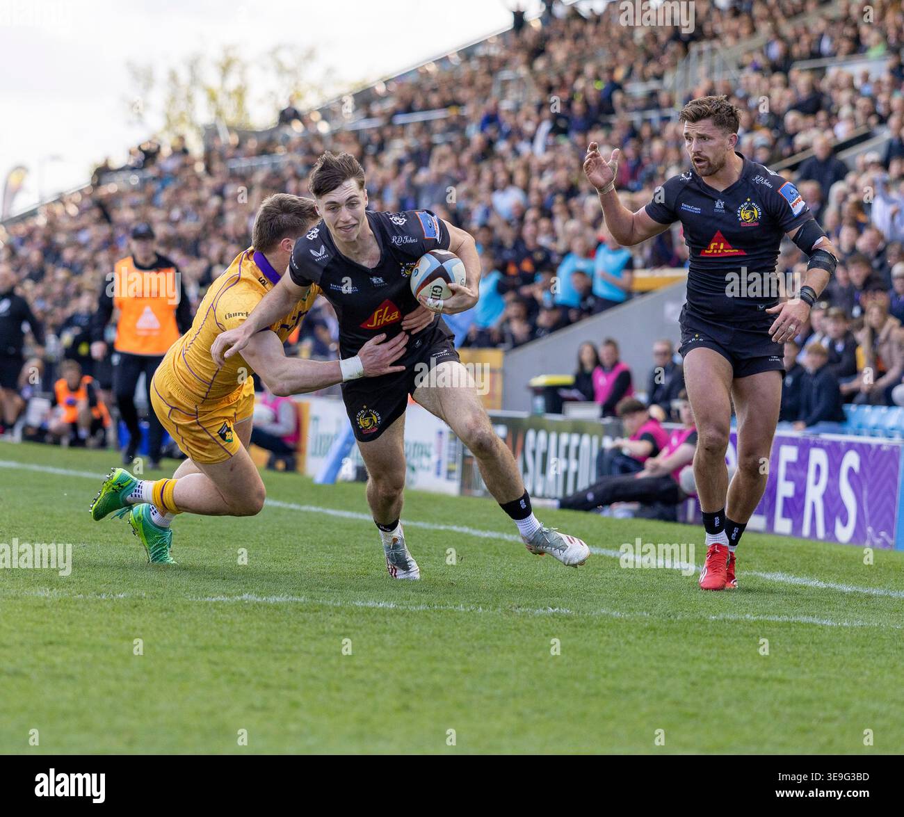 Exeter Chiefs Campbell Ridl Scores Try During Exeter Chiefs v ...