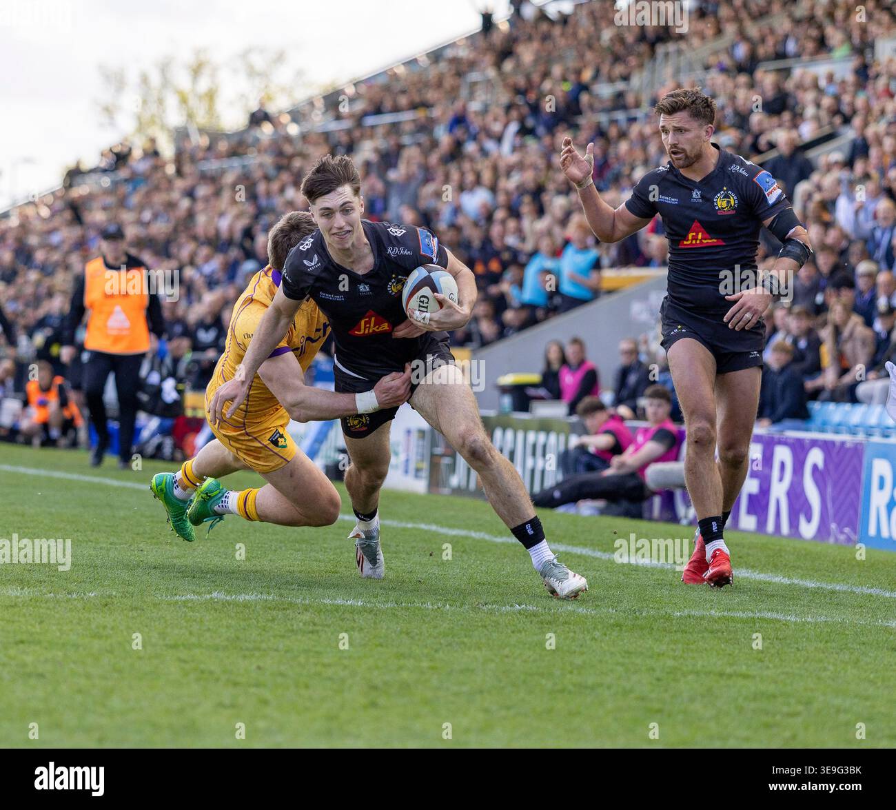 Exeter Chiefs Campbell Ridl Scores Try During Exeter Chiefs v ...
