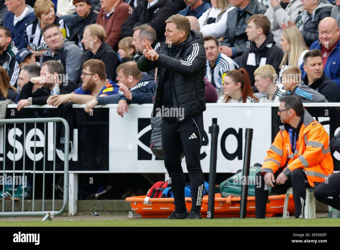 newcastle-united-manager-eddie-howe-gestures-to-his-players-during-the