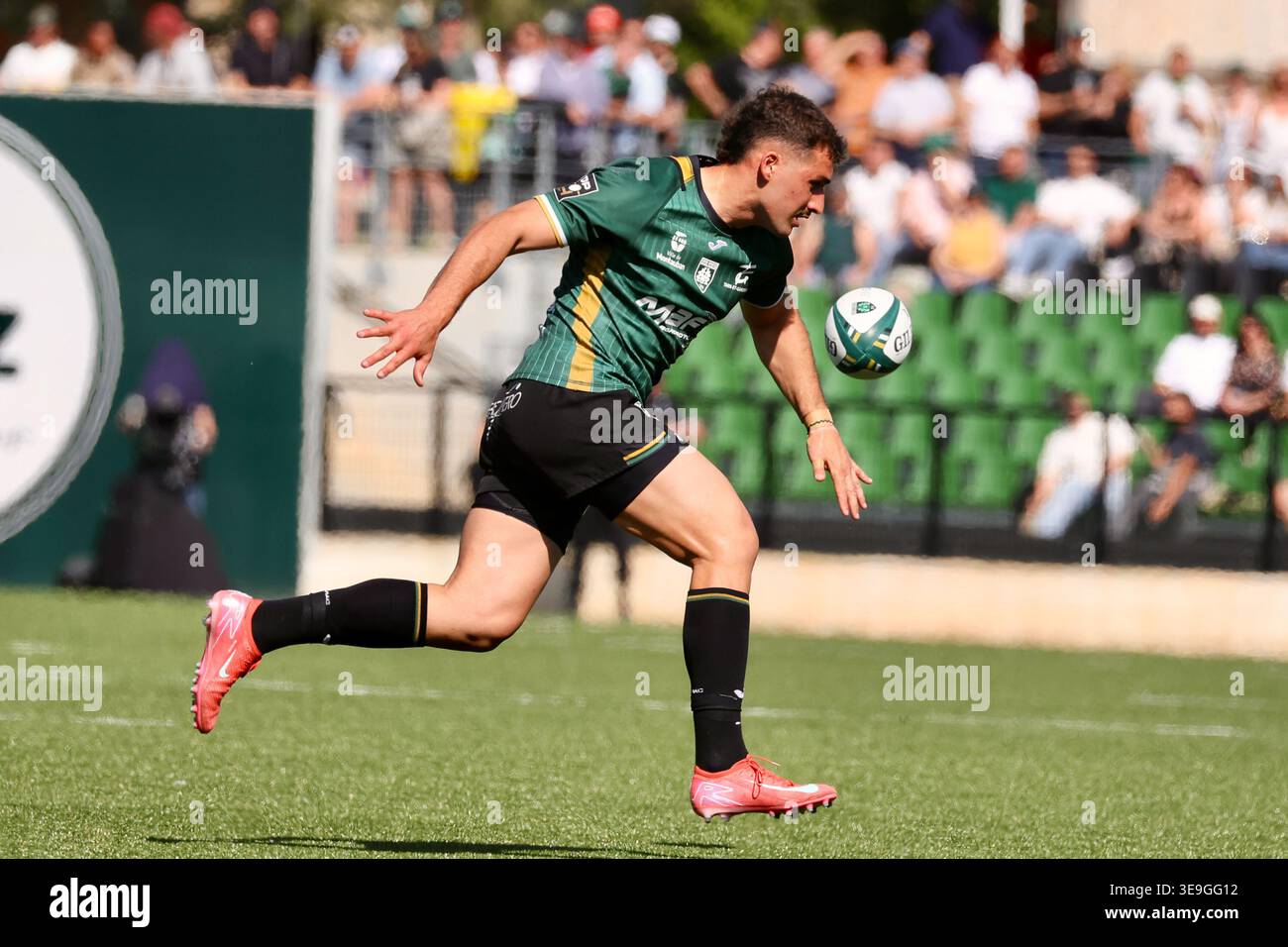 Simon Renda during the Top 14 match between Montauban and Toulon at ...