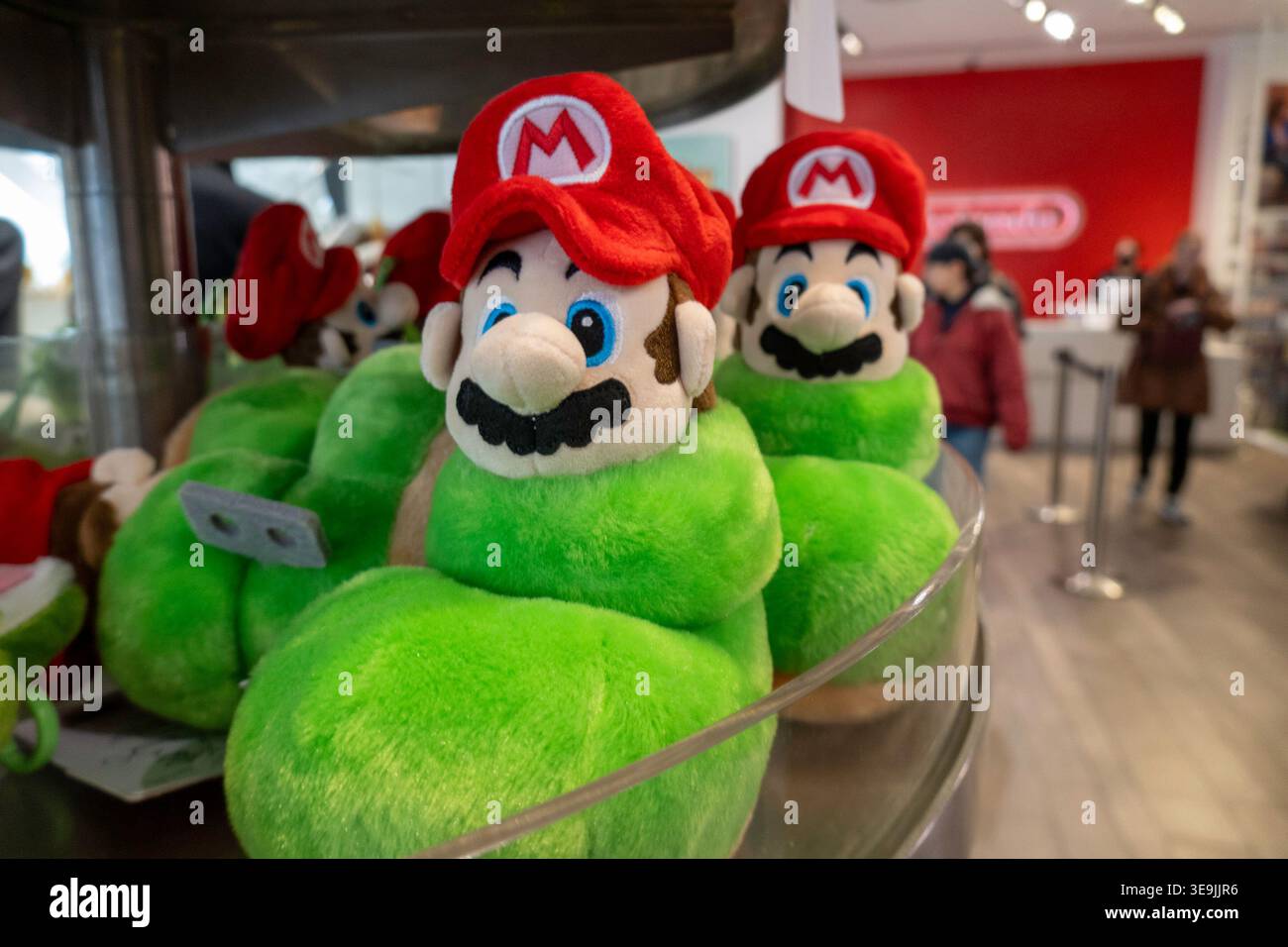 Nintendo Store Rockefeller The Nintendo New York store in Rockefeller Center is a popular ...