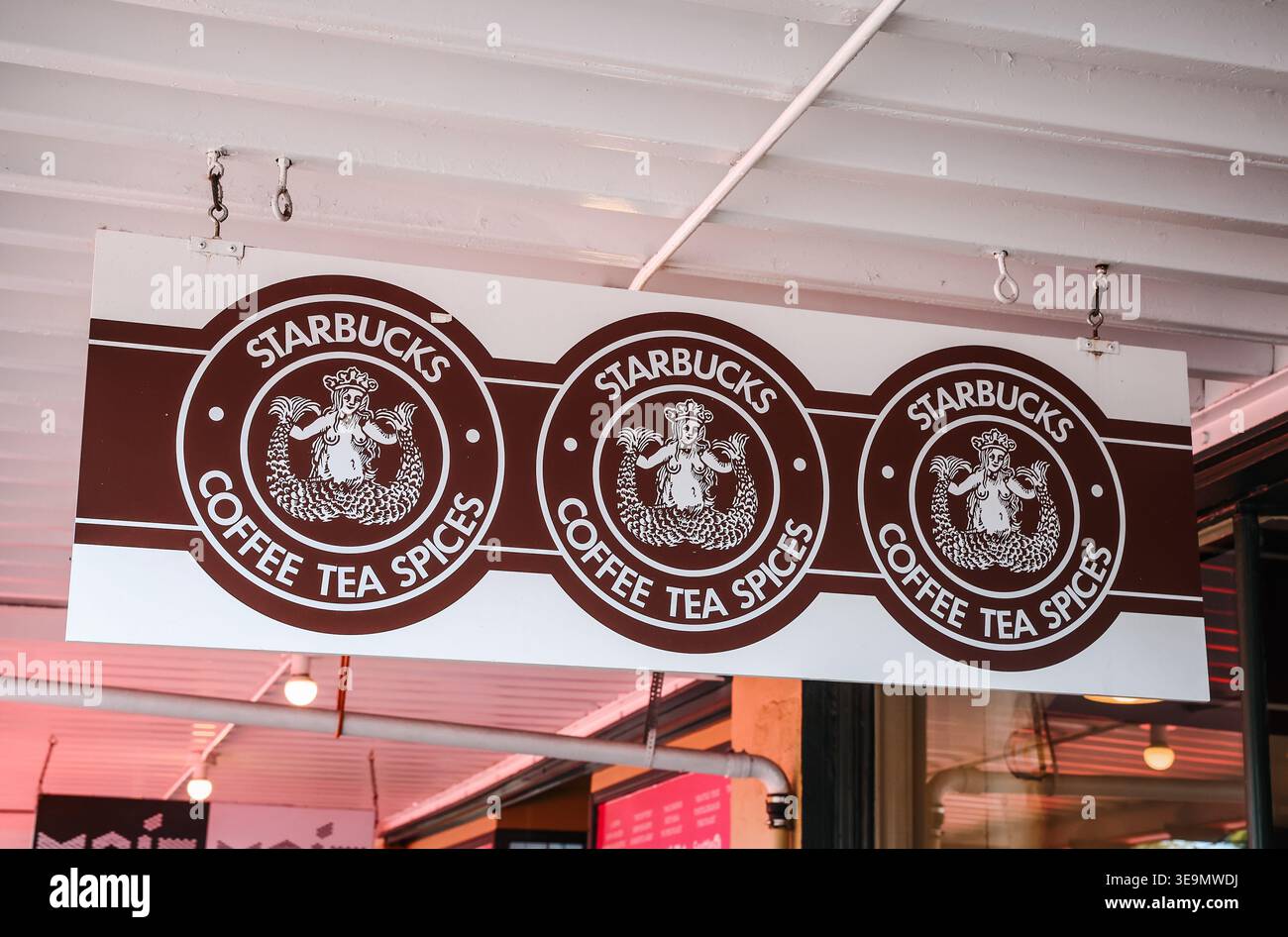 Starbucks coffee signage hi-res stock photography and images - Alamy