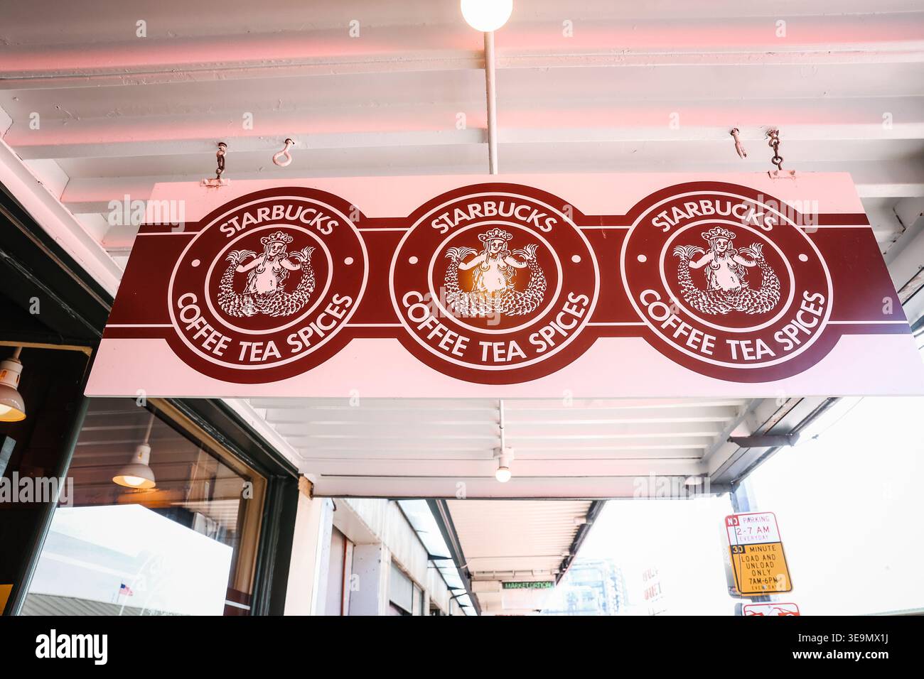 Original starbucks logo hi-res stock photography and images - Alamy