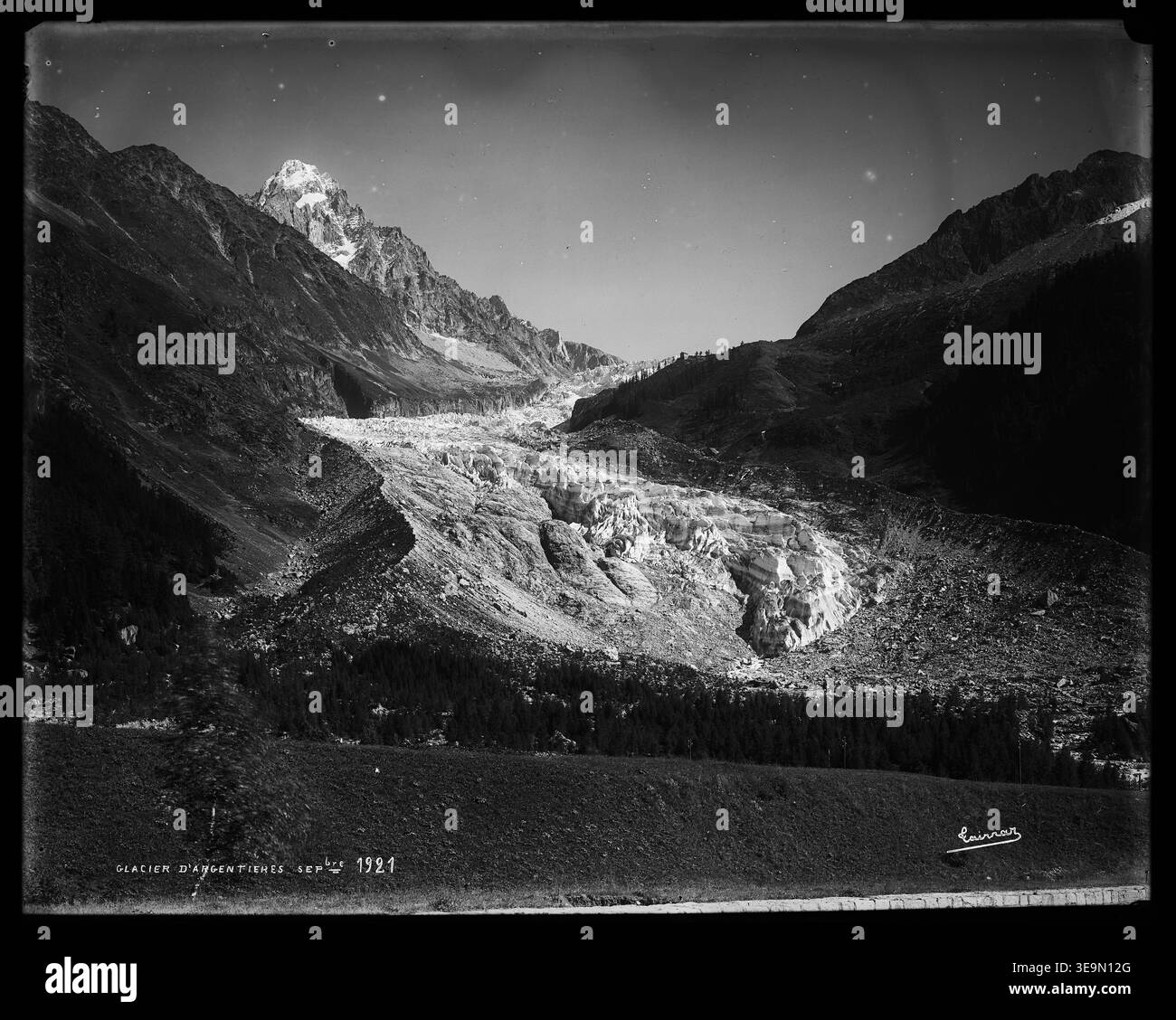 Critical restoration Black and White Stock Photos & Images - Alamy