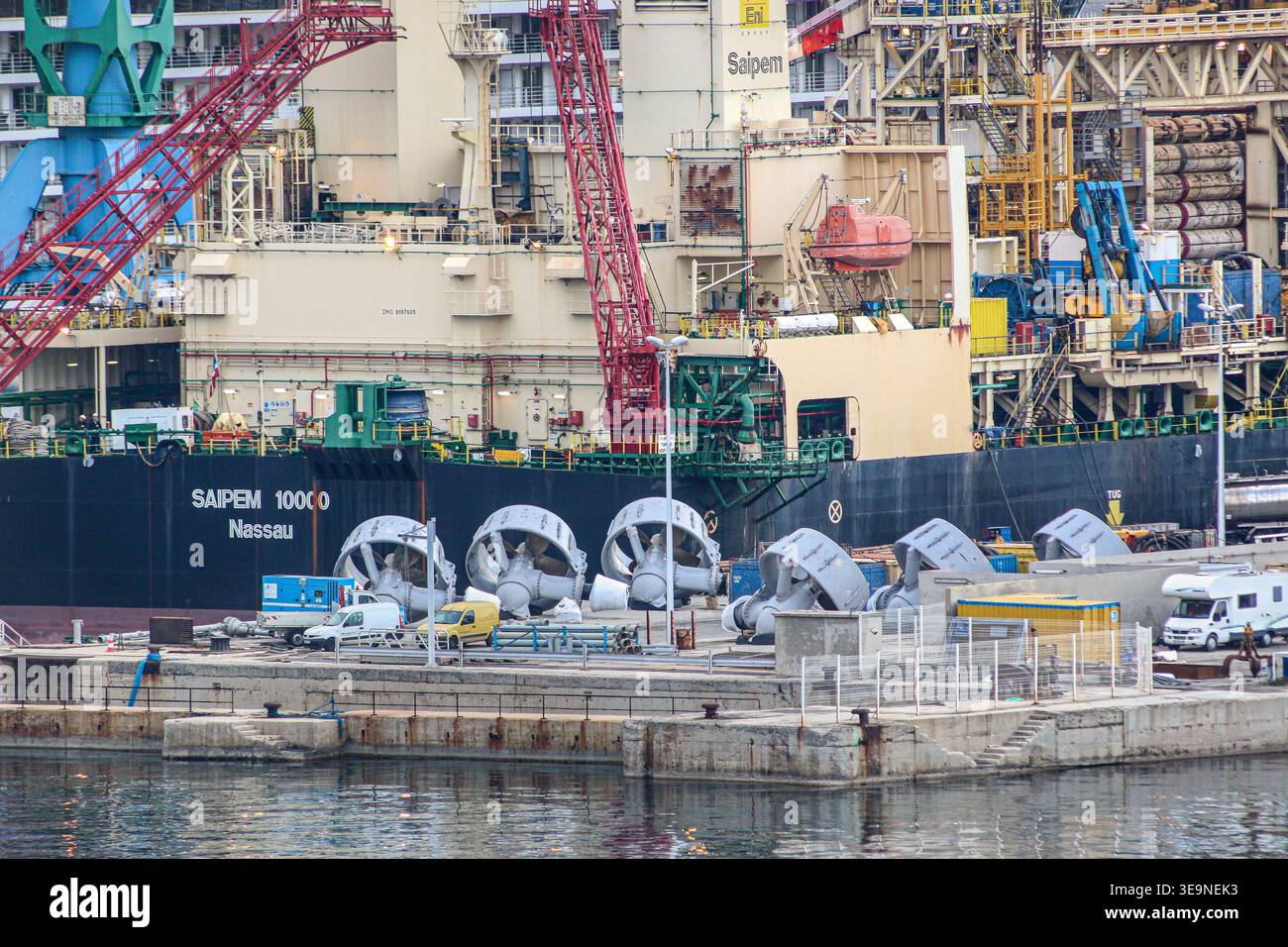 Oil Rig Thrusters Oil rig thruster hi-res stock photography and images - Alamy