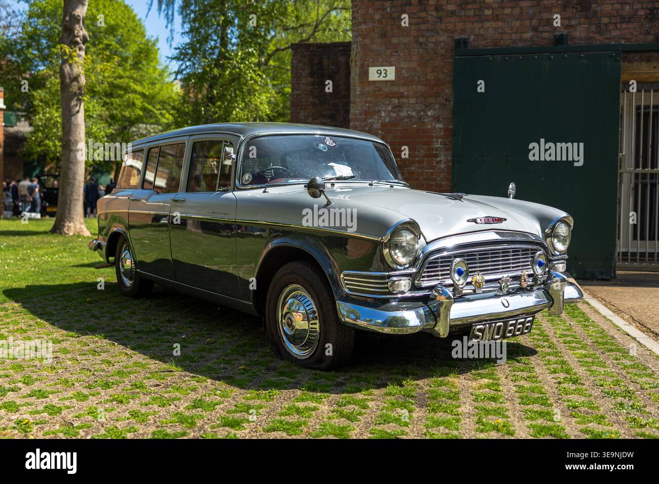 1959 Humber Super Snipe estate car in the rain Stock Photo - Alamy