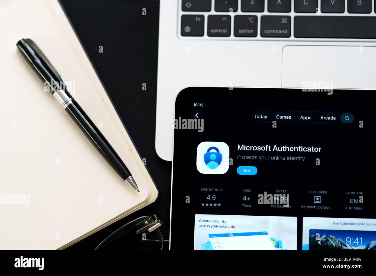 Microsoft authenticator app on hi-res stock photography and images - Alamy