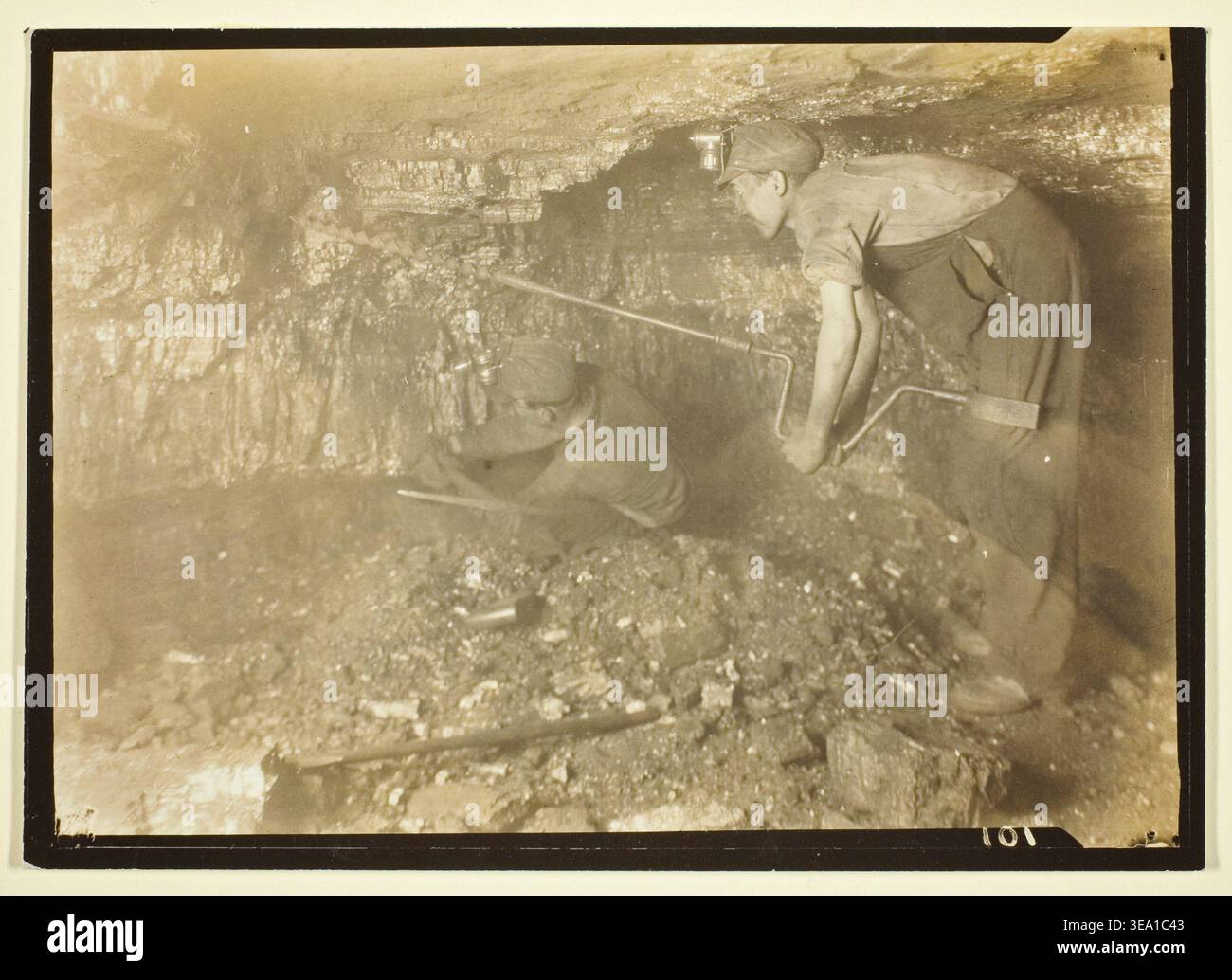 Lewis Documenting Rocks Drill holes underground mine hi-res stock photography and images - Alamy