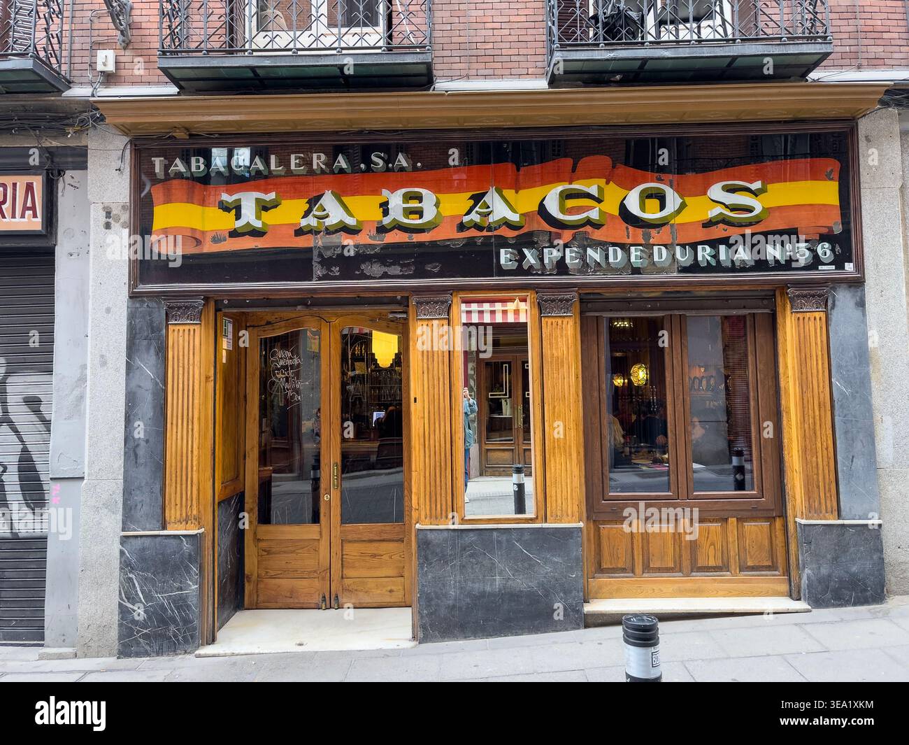 tobacco shop estanco Estanc Duaso Tobacco shop in madrid spain