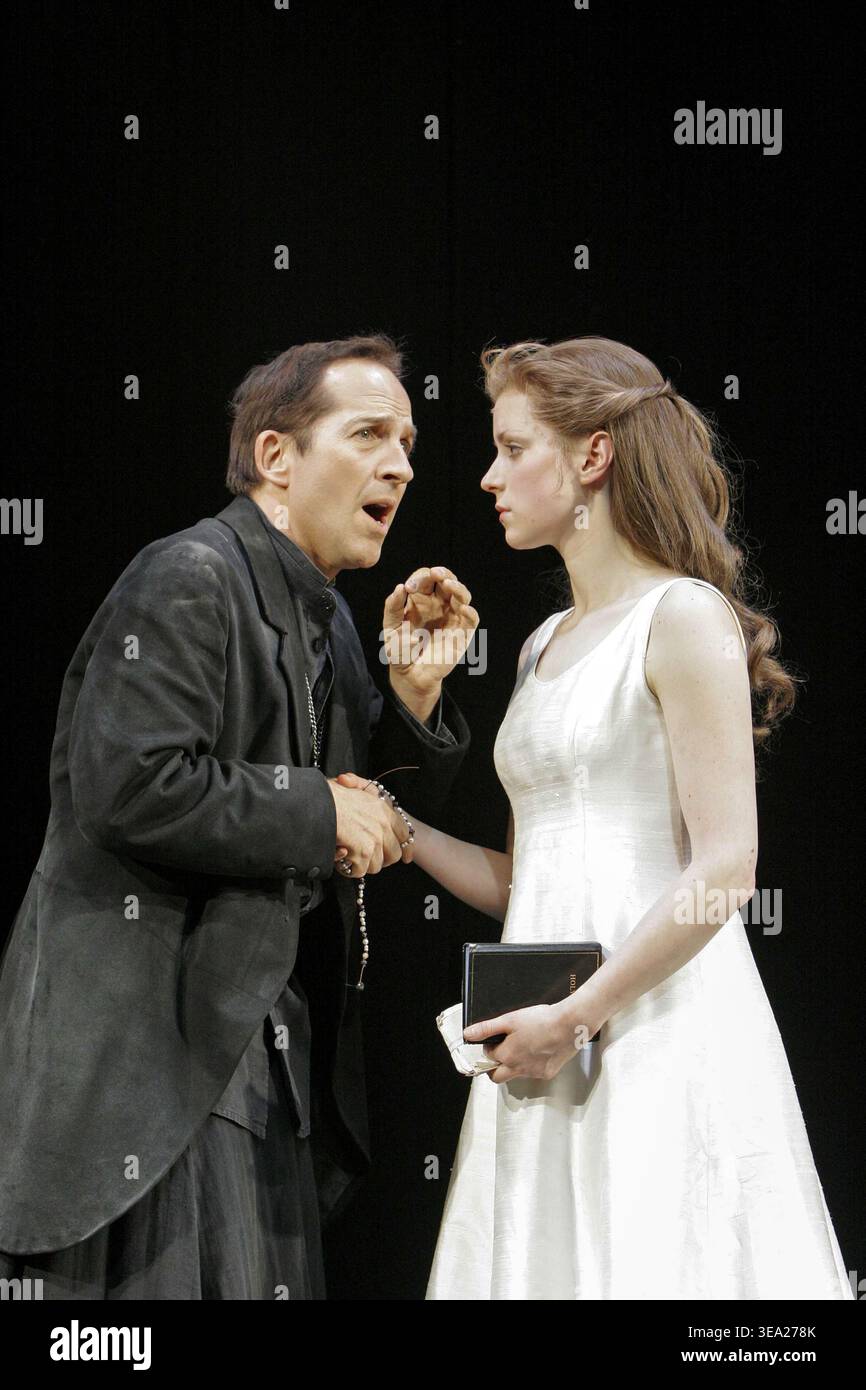 Laura Rees Actor Michael Maloney (Hamlet), Laura Rees (Ophelia) in HAMLET by Shakespeare ...