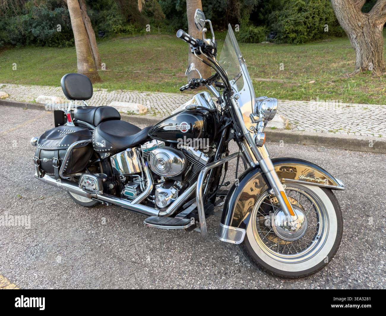 Heritage softail classic hi-res stock photography and images - Alamy