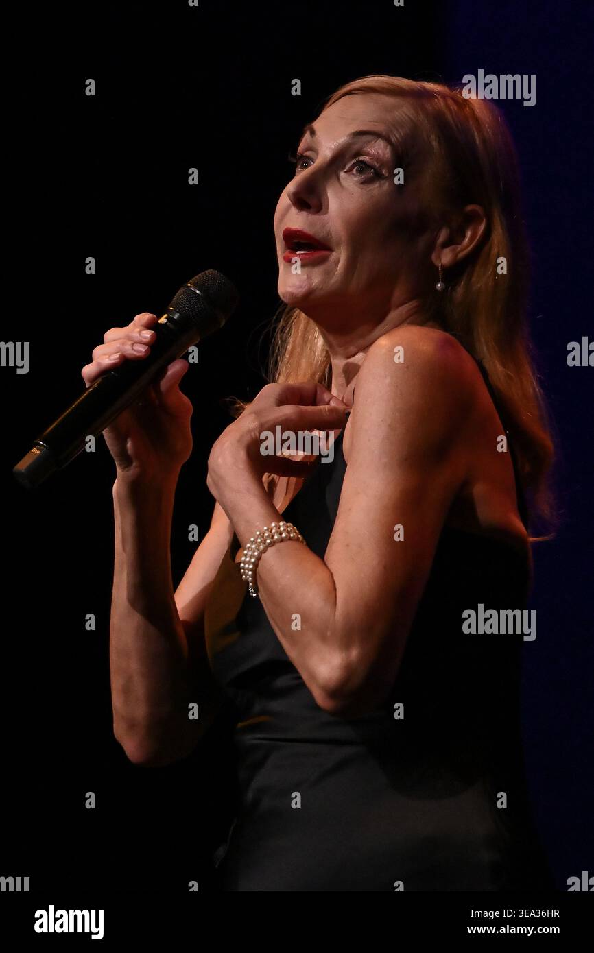 Ute Lemper during the Paris-Paris Tout, at the Auditorium Parco della ...