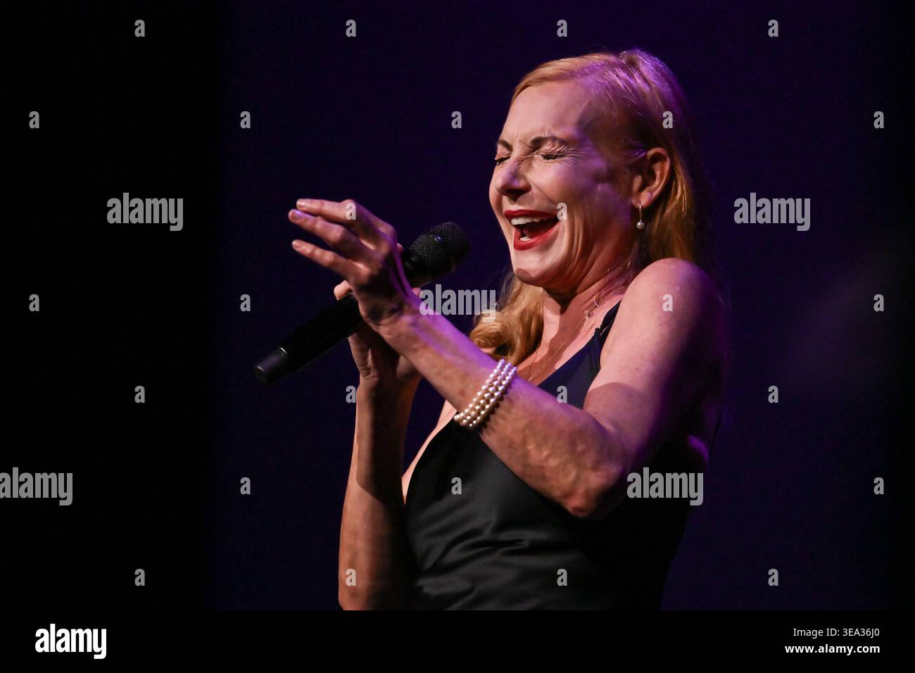 Ute Lemper during the Paris-Paris Tout, at the Auditorium Parco della ...