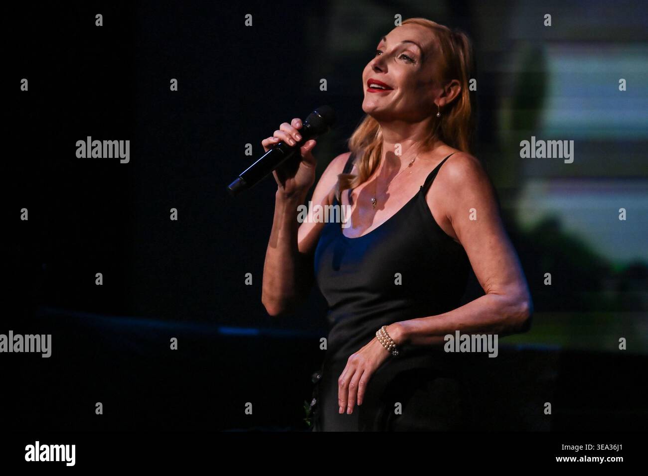 Ute Lemper during the Paris-Paris Tout, at the Auditorium Parco della ...
