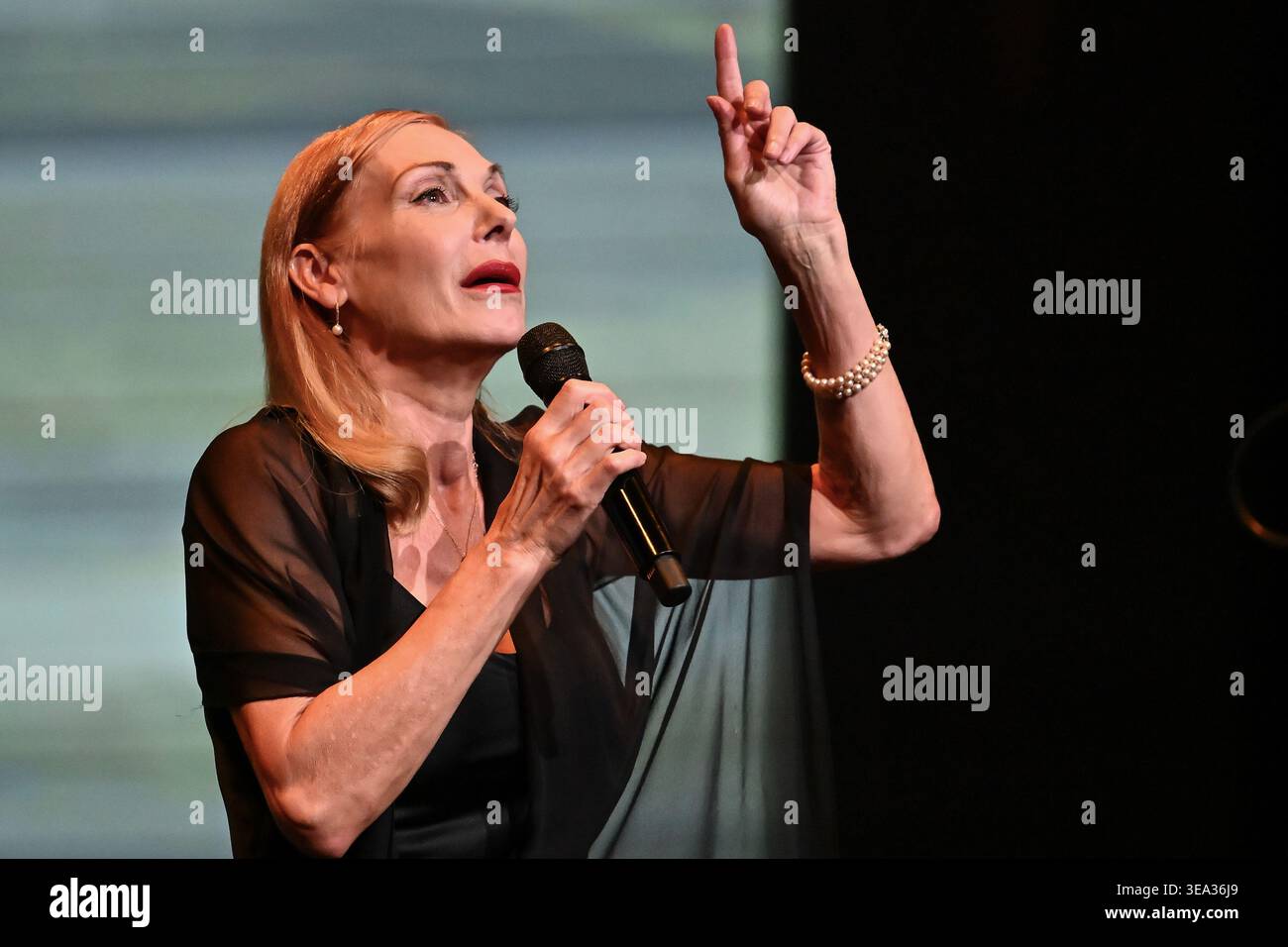 Ute Lemper during the Paris-Paris Tout, at the Auditorium Parco della ...