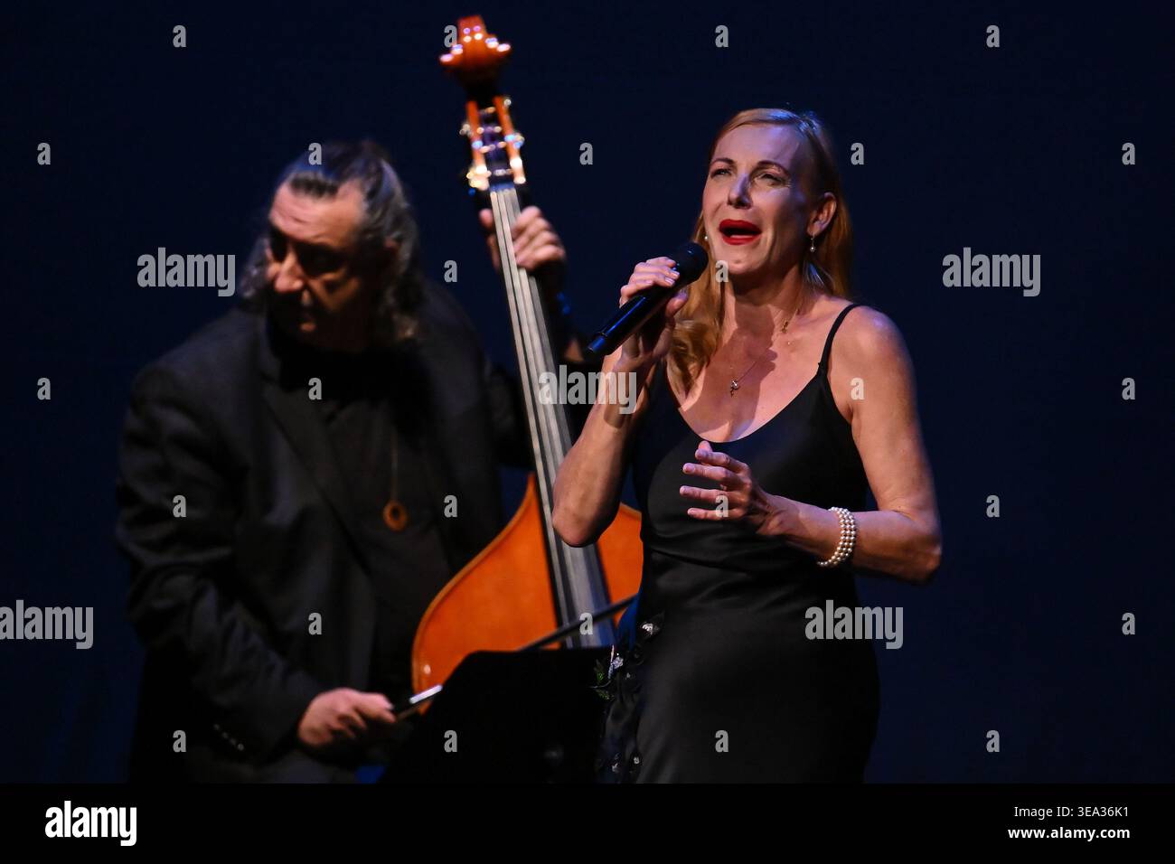 Ute Lemper during the Paris-Paris Tout, at the Auditorium Parco della ...