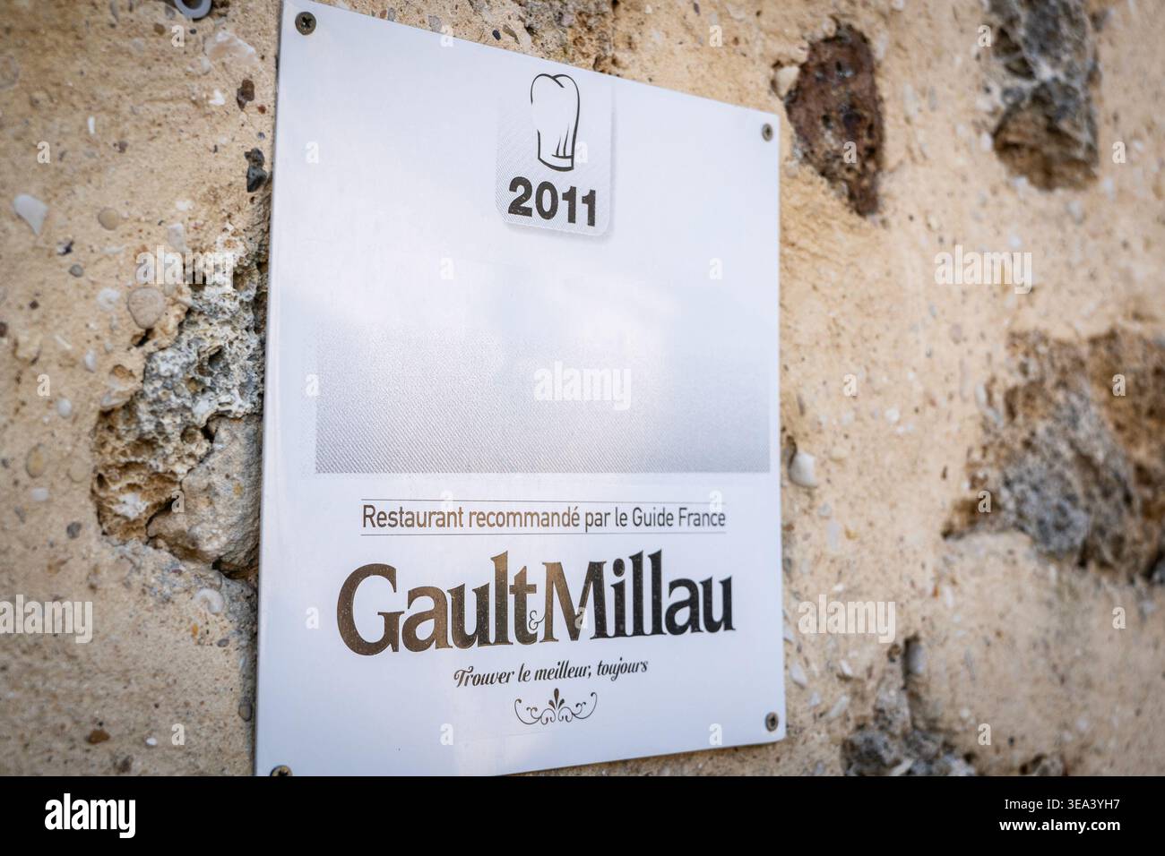 Gault millau logo hi-res stock photography and images - Alamy