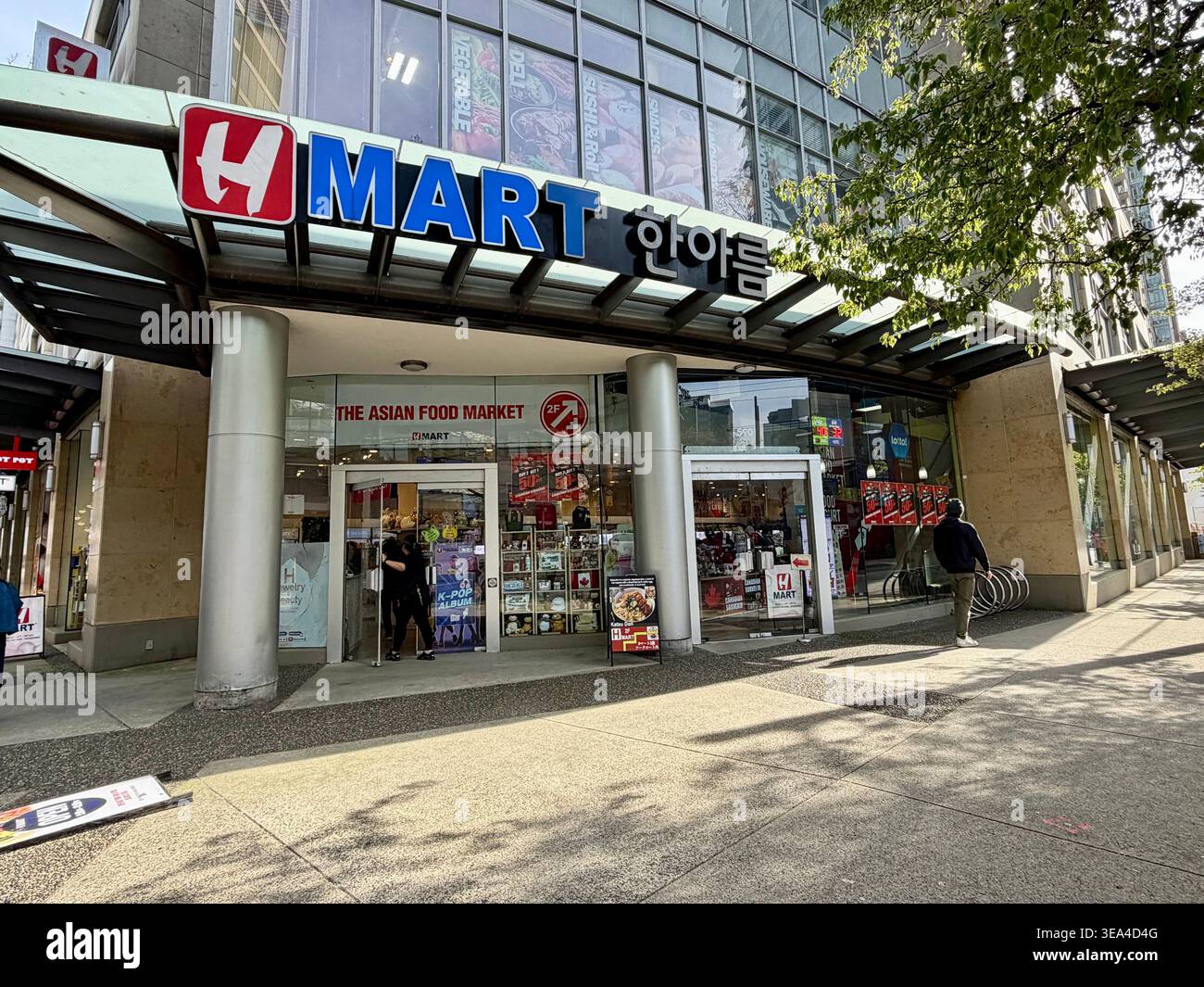 Exterior of H-Mart supermarket in Vancouver, BC, Canada. Pedestrians ...