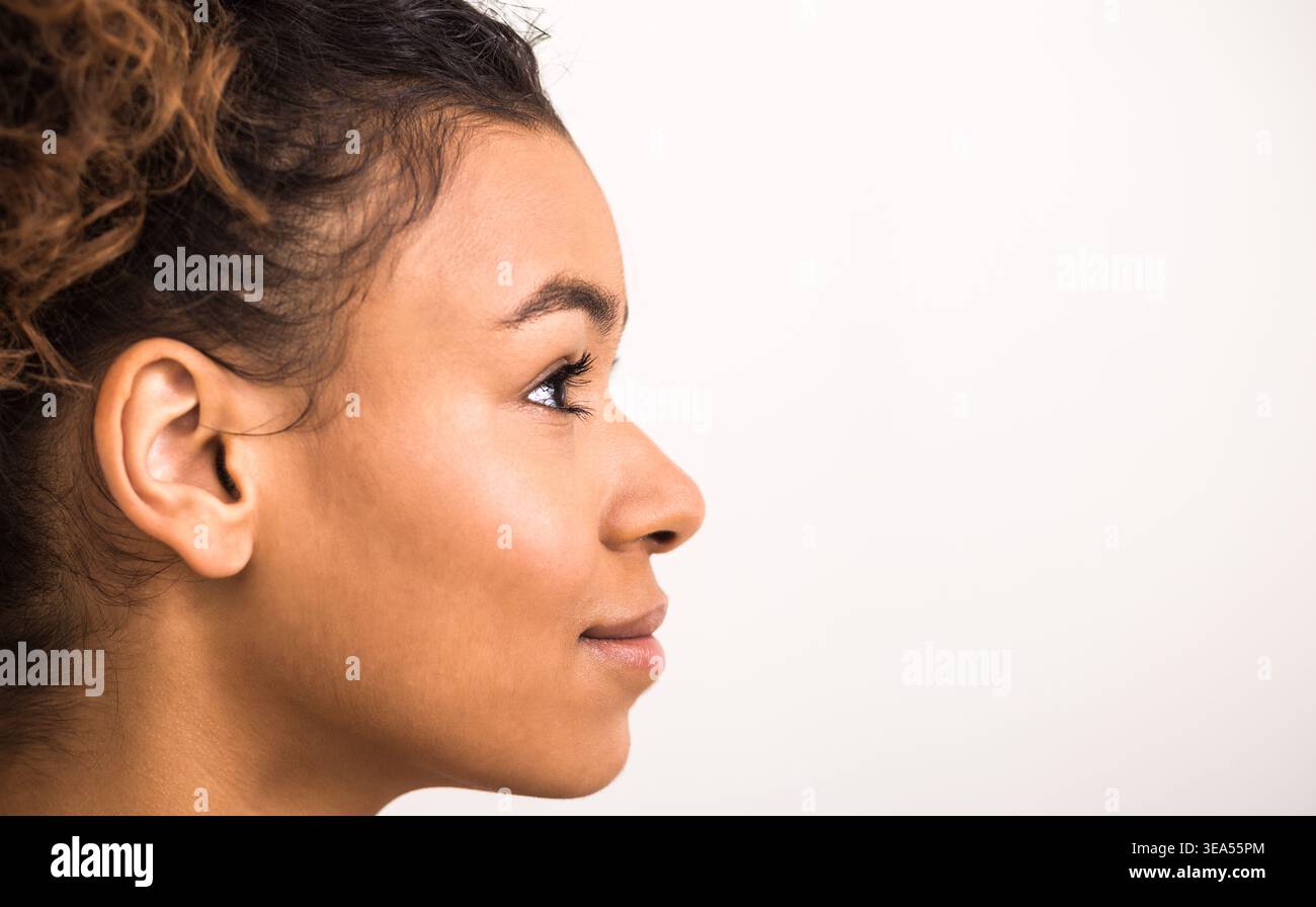 Profile views hi-res stock photography and images - Alamy