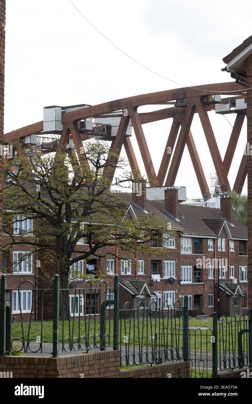 HS2 Curzon 2 Viaduct, Bellingham Bridge, and housing in Vauxhall Road, Birmingham, West Midlands, UK Stock Photo