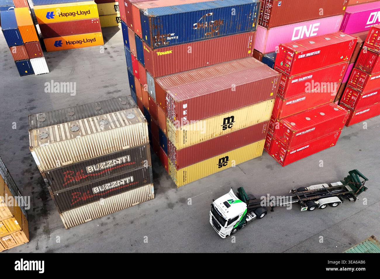 Themenbild Deutsche Wirtschaft,Export / Containerdepot Muenchen-Riem ...