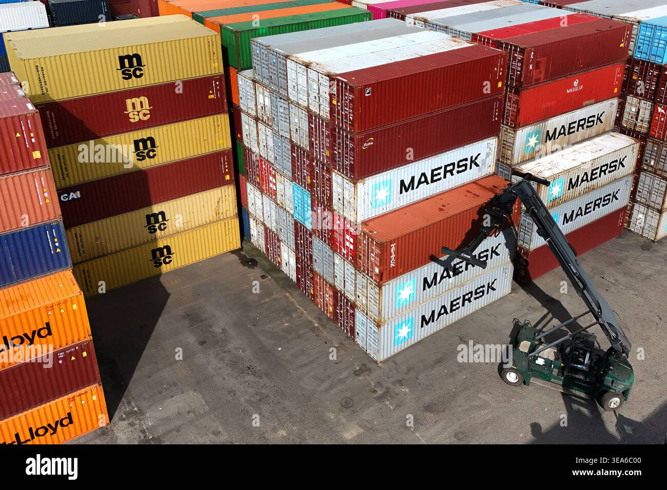 Thematic image German economy, export / container depot Munich-Riem ...