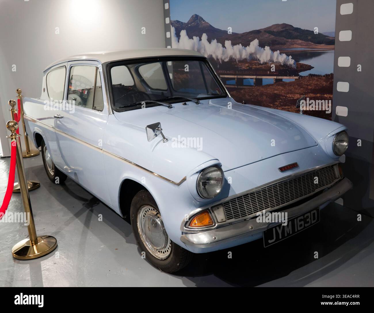 Ford anglia harry potter flying car hi-res stock photography and