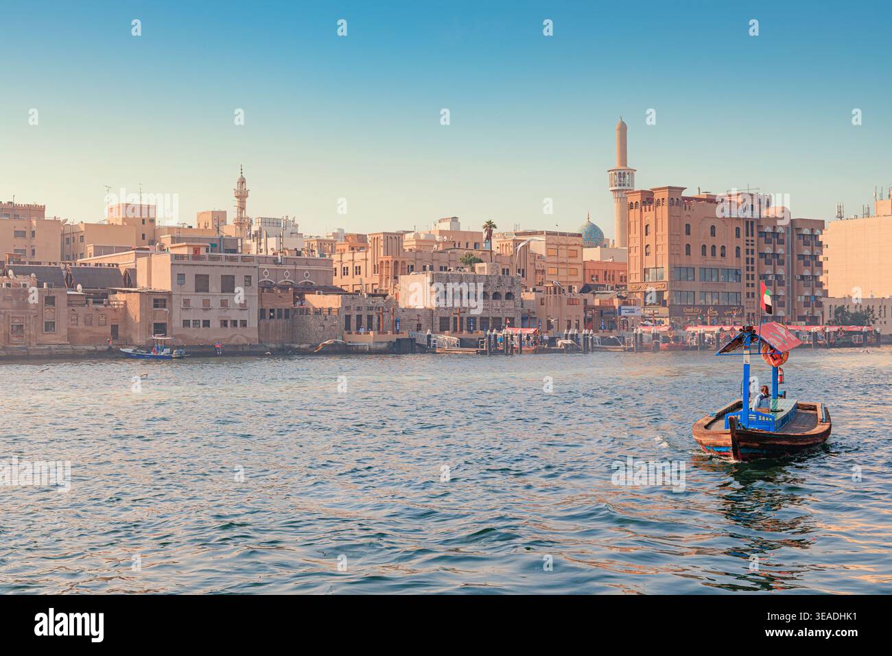 bac water dubai Bur dubai waterfront hi-res stock photography and images