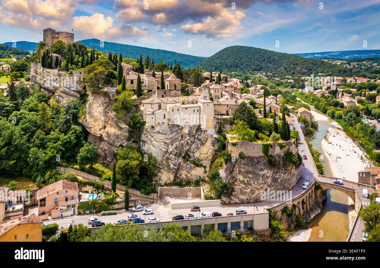 Vaison la Romaine the medieval town, perched on the rocky outcrop cliff, Provence, France. Incredible old town of Vaison-la-Romaine, Vaucluse, Provenc Stock Photo