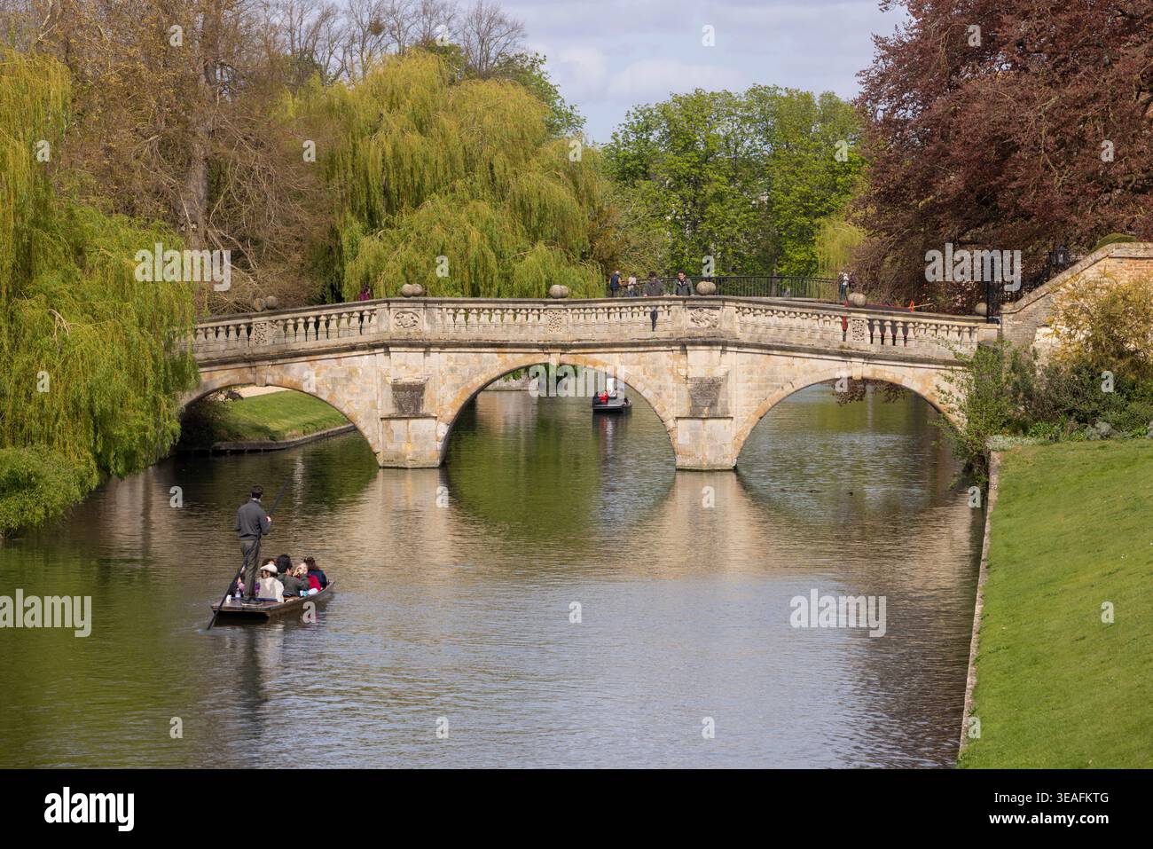 Clare Bridge, river Cam, built in 1639-40 by Thomas Grumbold, Clare ...