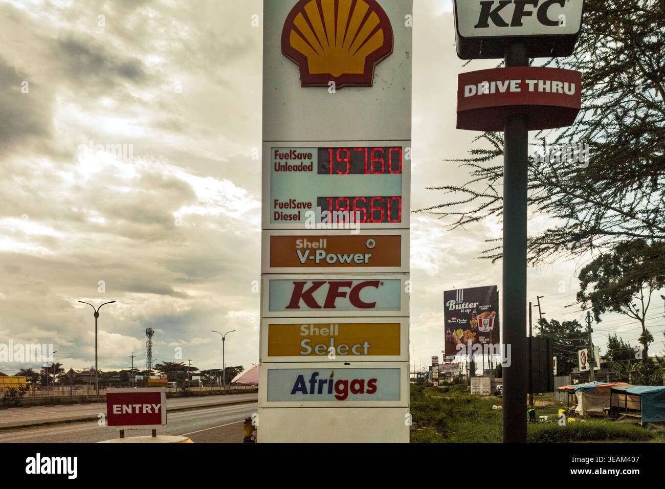 Shell Petrol Station Price Sign Showing Current Fuel Save Unleaded and ...
