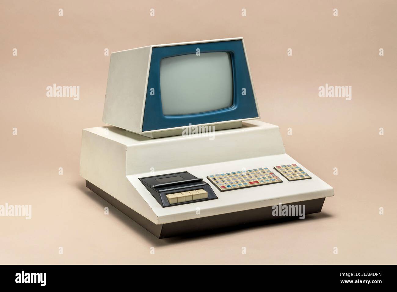 Computer 1970s hi-res stock photography and images - Alamy