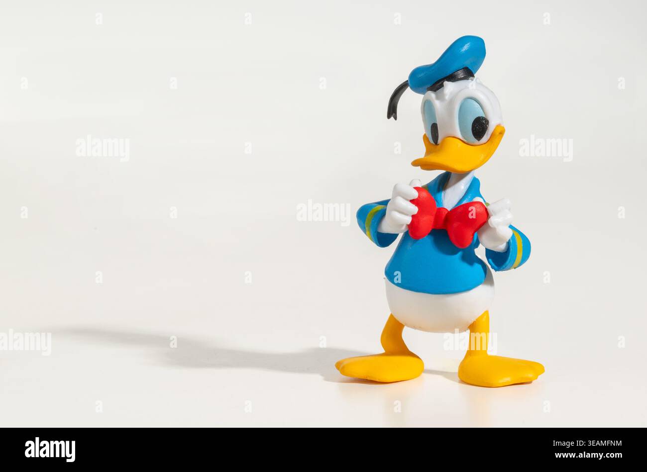 Disney cartoon donald duck hi-res stock photography and images - Alamy