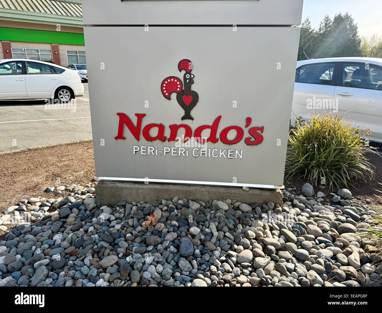 Nando's PERi-PERi Chicken restaurant sign and storefront in Surrey, BC ...