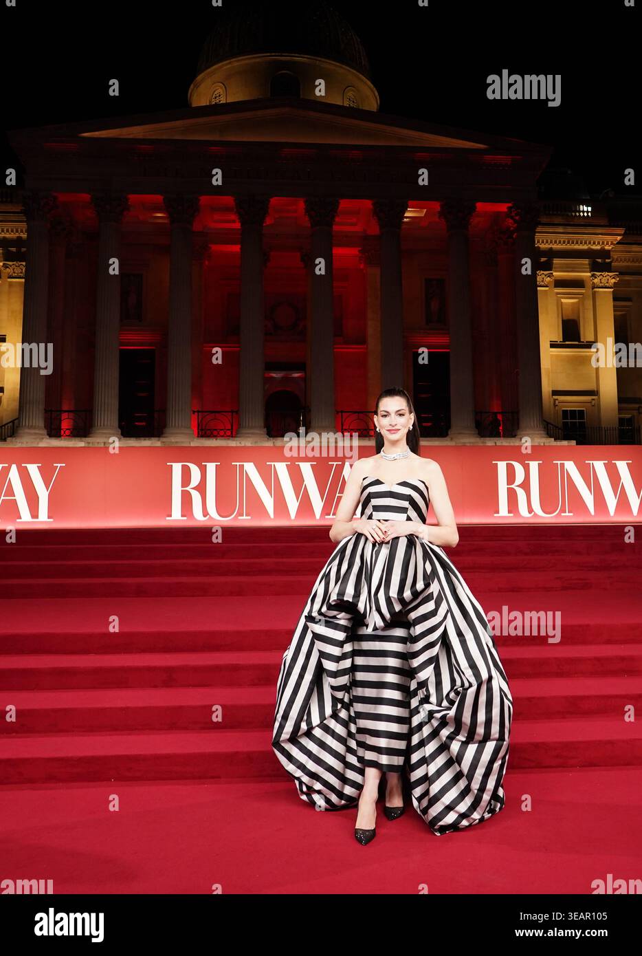 CAPTION CORRECTION: Anne Hathaway attending the Devil Wears Prada 2  photocall at The National Gallery in central London. Picture date:  Wednesday April 22, 2026. Picture date: Wednesday April 22, 2026 Stock  Photo - Alamy