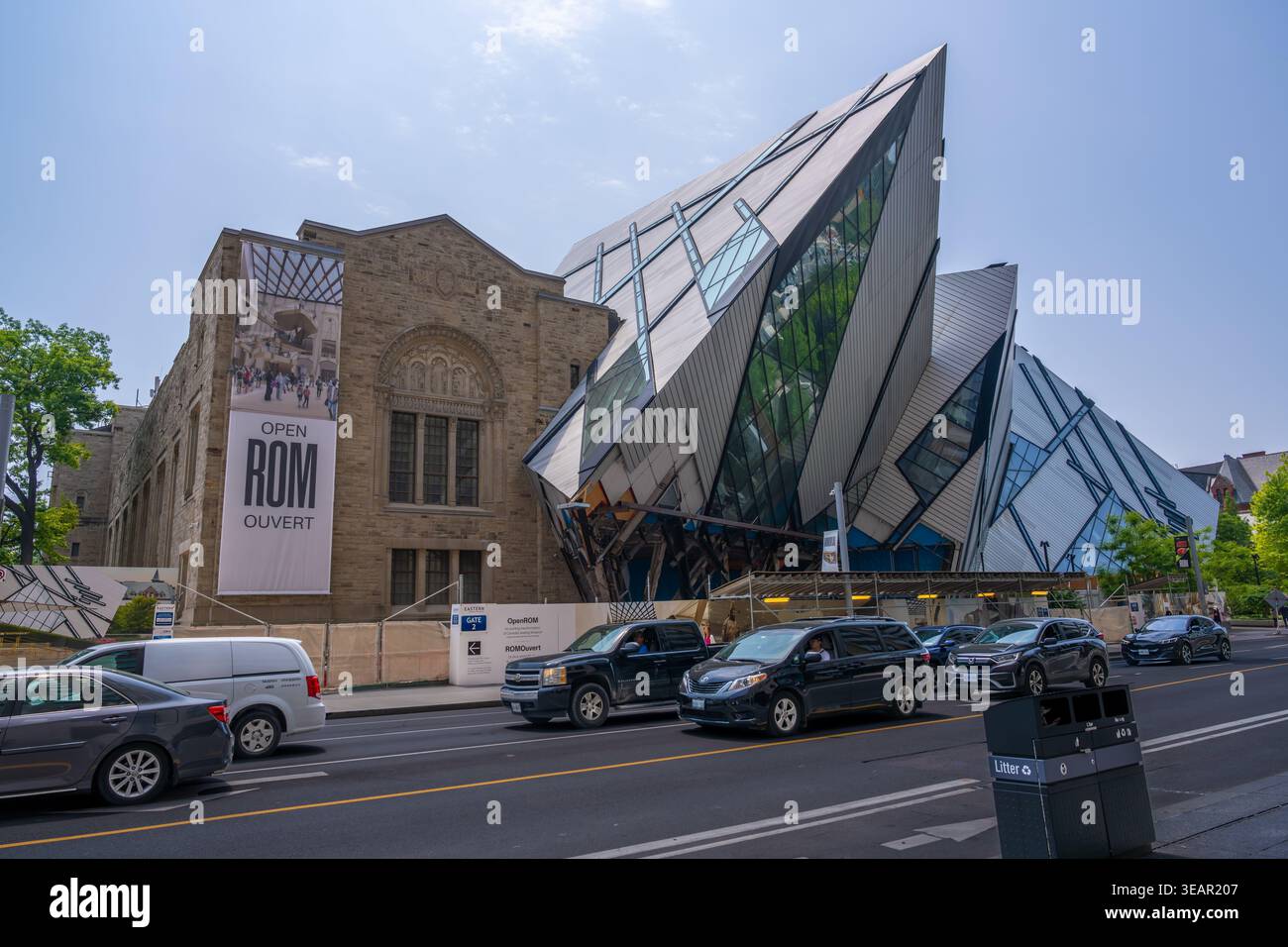 Royal Ontario Museum - Michael Lee-Chin Crystal Facade - Toronto, Ontario, Canada Stock Photo