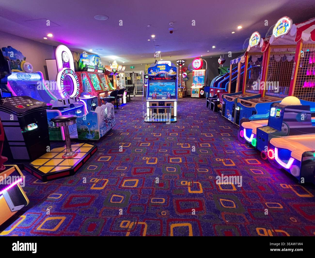COFFS HARBOUR, NSW - APR 14 2026:An empty amusement arcade featuring ...