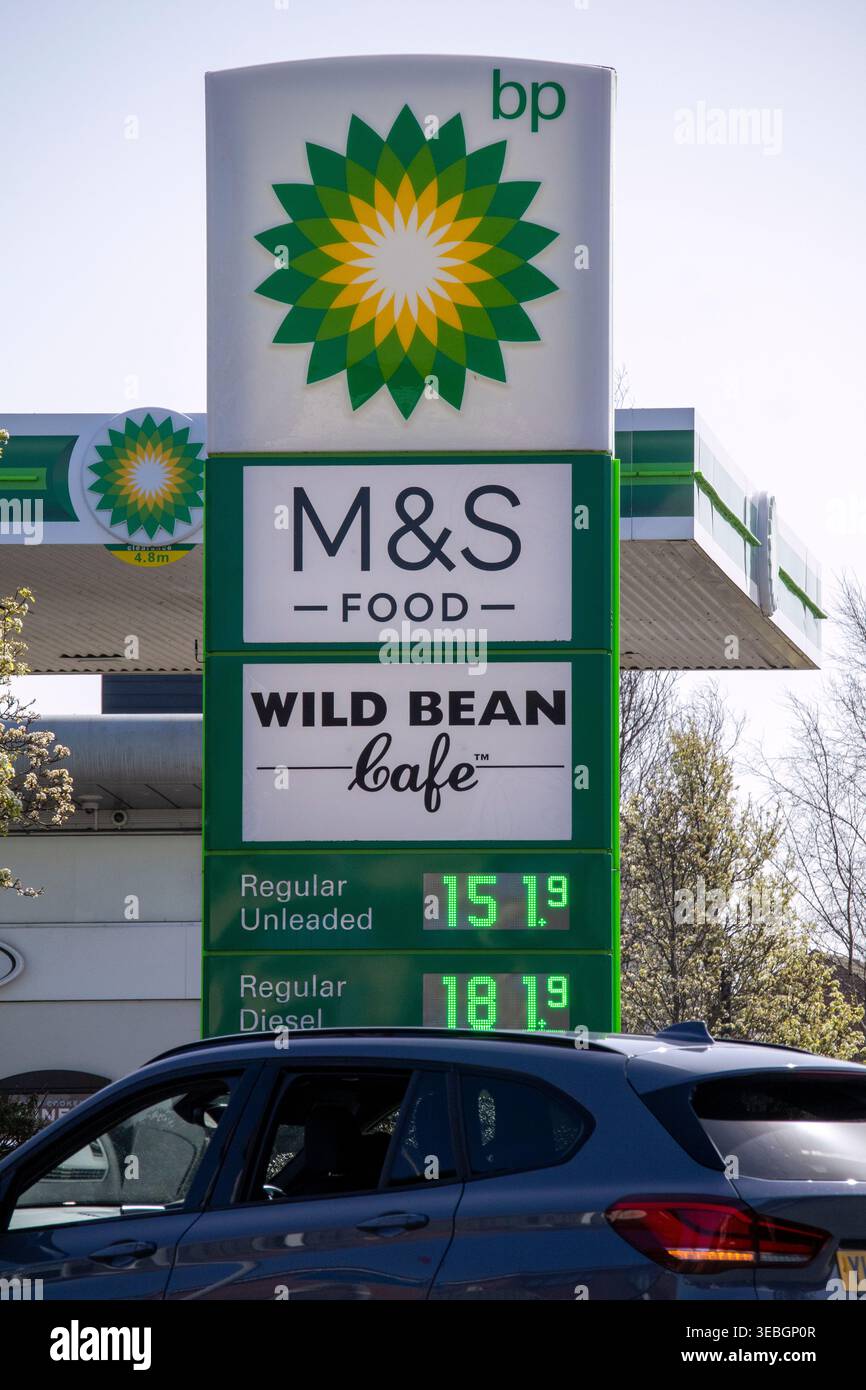 bp garage tobacco prices British petroleum bp garage in hi-res stock photography and images